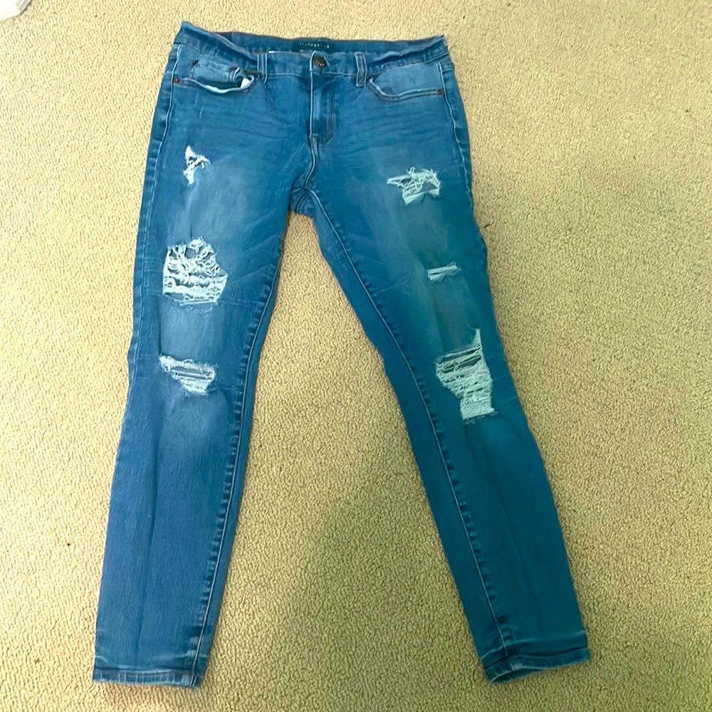 Aeropostale skinny, ripped, blue jeans